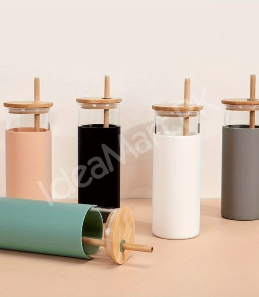 drinking-bottle-550ml-glass-with-wood-lid-straw-silicone-sleeve-for-juice-yogurt-product-image