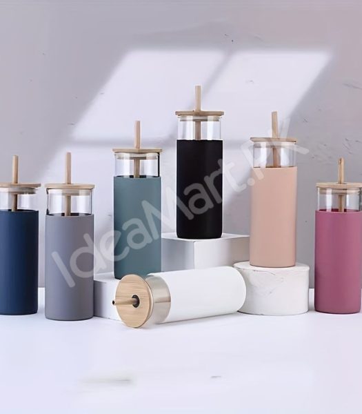 drinking-bottle-550ml-glass-with-wood-lid-straw-silicone-sleeve-for-juice-yogurt-product-image