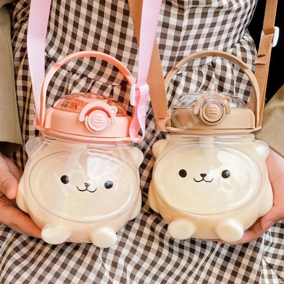 bear-shaped-plastic-water-bottle-1000ml-with-straw-shoulder-strap-for-kids-product-image