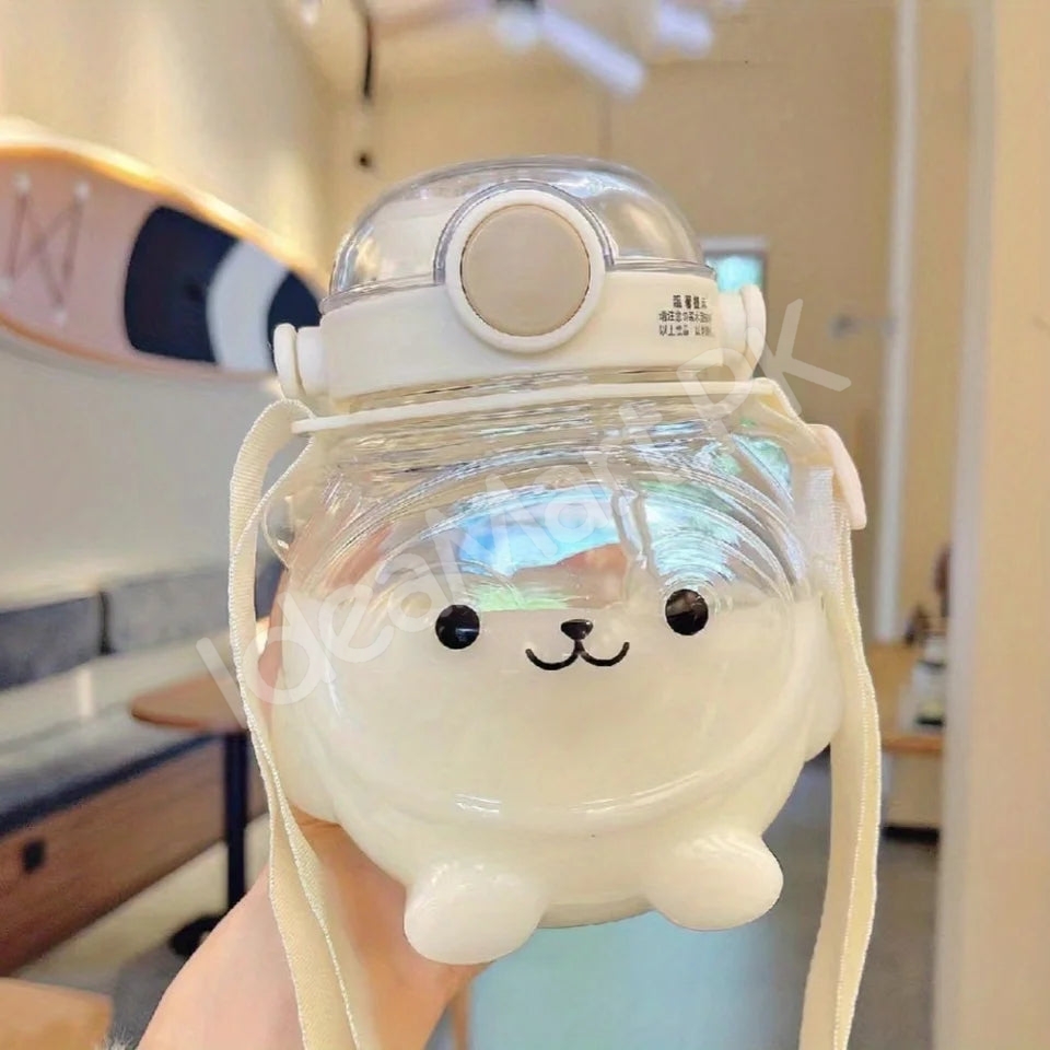bear-shaped-plastic-water-bottle-1000ml-with-straw-shoulder-strap-for-kids-product-image