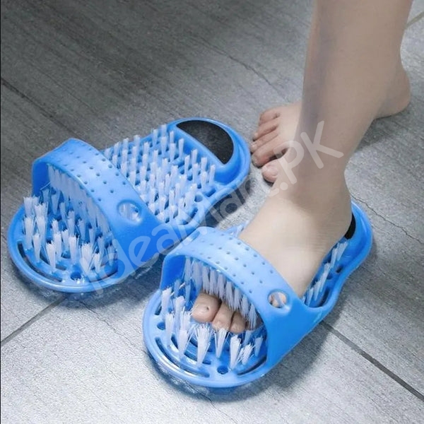 plastic-hands-free-foot-scrubber-slipper-with-bristles-suction-cups-product-image