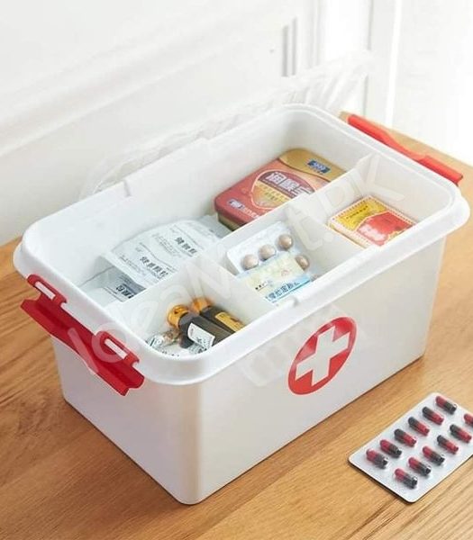 family-2-layer-medicine-storage-organizer-with-4-grid-top-tray-handle-product-image