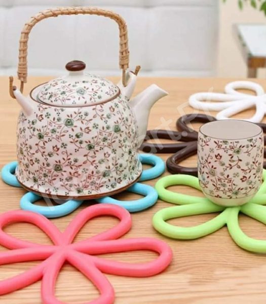 silicone-heat-resistant-non-slip-flower-hot-pad-for-teapots-mugs-and-hot-dishes-product-image