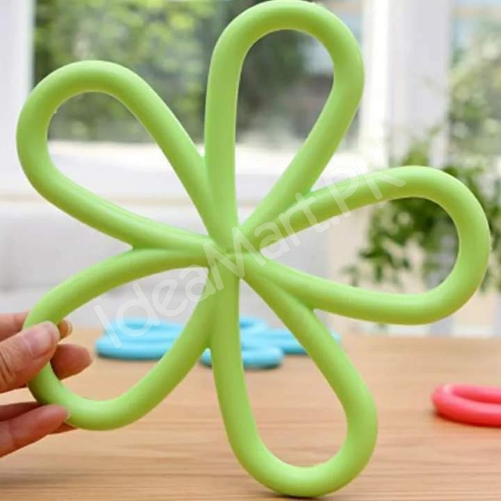 silicone-heat-resistant-non-slip-flower-hot-pad-for-teapots-mugs-and-hot-dishes-product-image