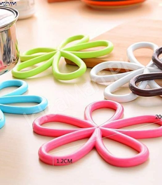 silicone-heat-resistant-non-slip-flower-hot-pad-for-teapots-mugs-and-hot-dishes-product-image