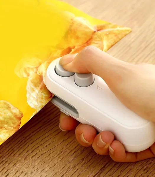 mini-rechargeable-sealing-machine-portable-heat-sealer-for-snack-bags-food-storage-kitchen-use-strong-seal-usb-charging-lightweight-easy-to-use-product-image